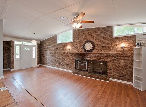 3rd image of 1706 Fairwood Ct