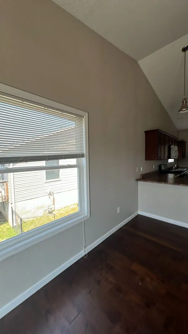 Spacious 4 Bed / 3 Bath Bi-Level Duplex in Washington, IL — Photo 4