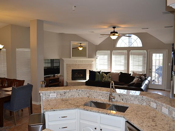 4th image of 2400 Ash Leaf Ln