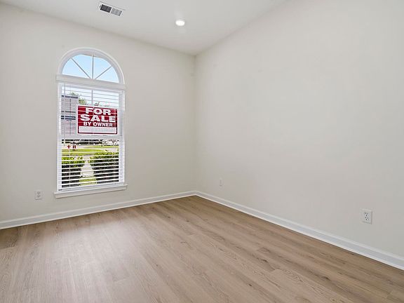 5th image of 210 Portsmith Dr. #3