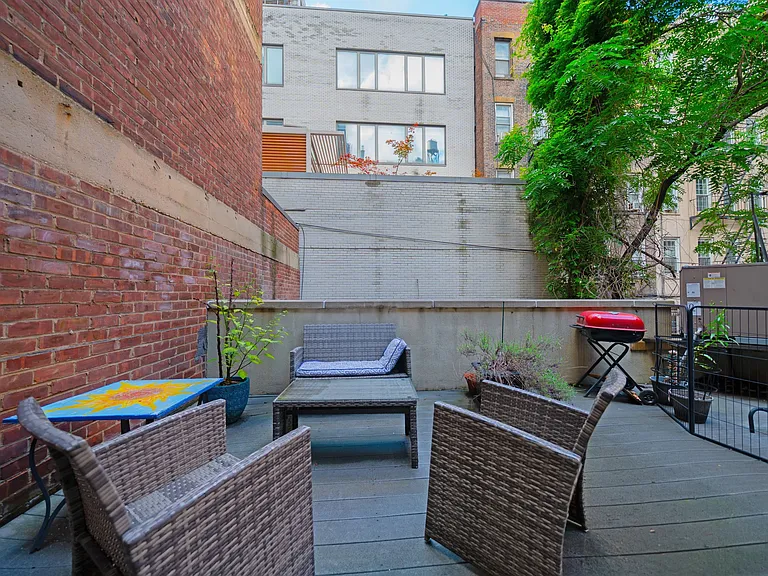 221 E 58th St #2W — Photo 8
