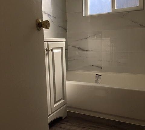 4th image of 609 W Bellevue Dr APT D