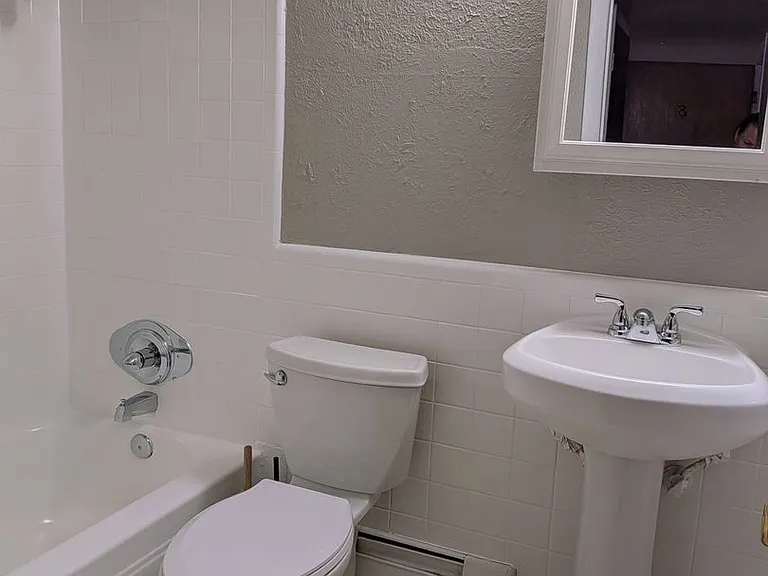 95 N Clarkson St Carolyn Arms Apartments — Photo 6