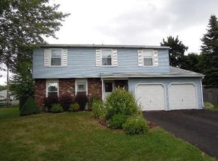 5375 Vineyard Dr, Clay, NY 13041