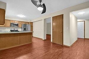 5th image of 1602 Windsong Dr