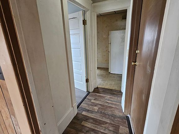 4th image of 1062 W 26th St Rear 2