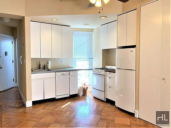 5th image of 126 W 73rd St #C6