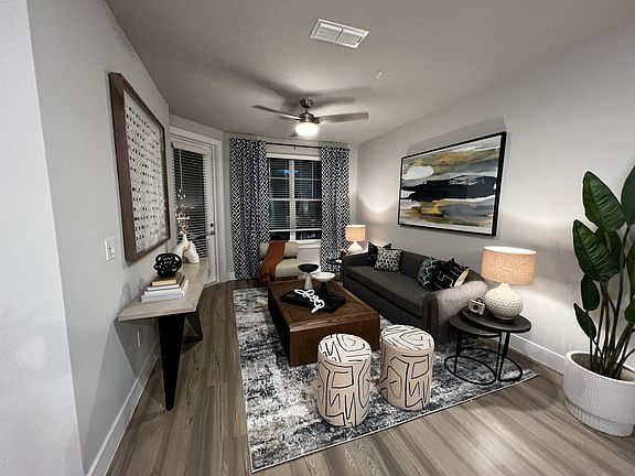 Longleaf at St. Johns Apartments ; St. Johns, FL ; Living Room