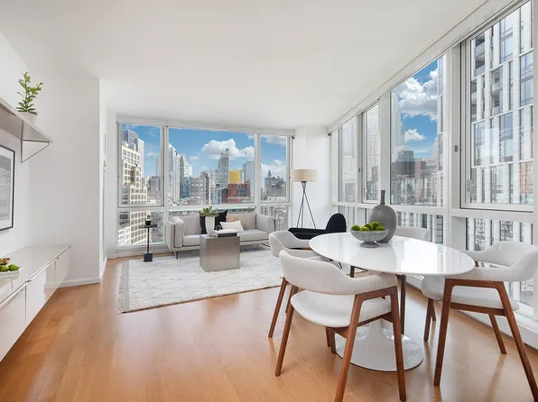 200 Chambers St APT 12G, New York, NY 10007