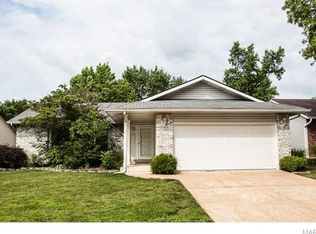 552 Red Bridge Ct, Ballwin, MO 63021