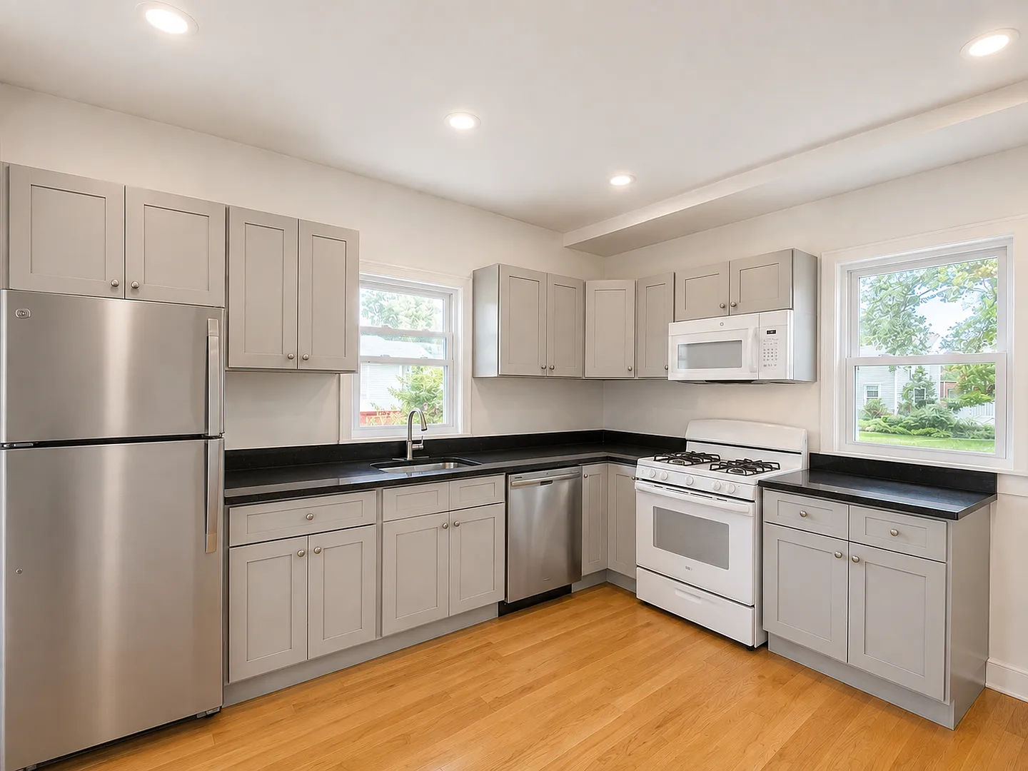 House for rent in Long Branch! — Photo 2