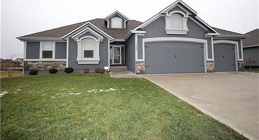 1st image of 902 Powell Dr