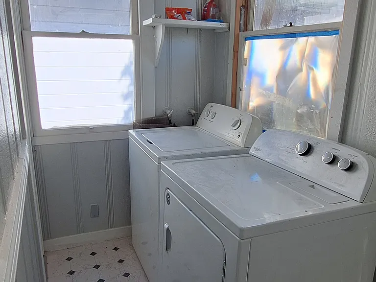 16 Main St #1-10 — Photo 10