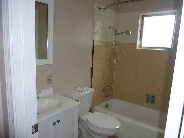 190 Boston Ave #5 — Photo 8