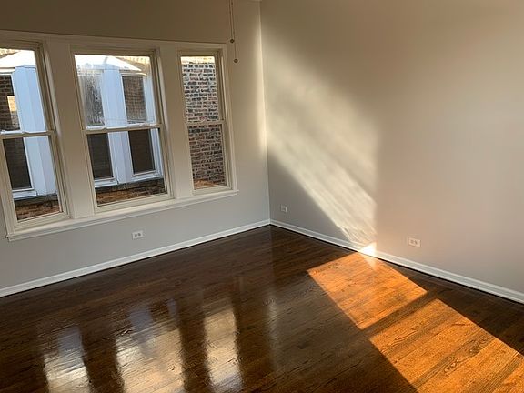 2nd image of 4926 S Vincennes Ave #3S