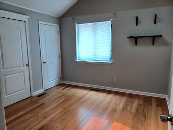 4th image of 569 Ayrshire Way #F-1