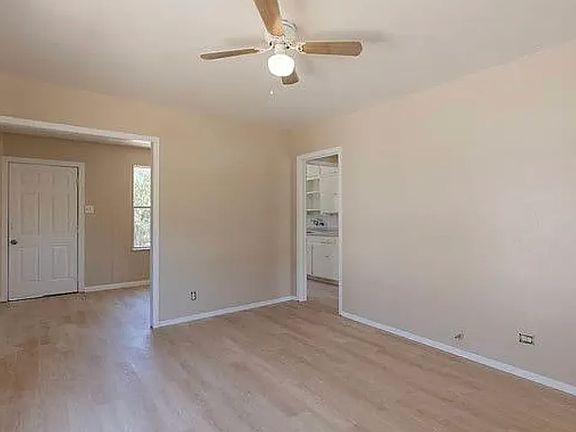 3rd image of 827 W Winnipeg Ave #827