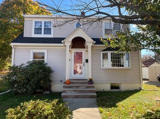5 Maywood Ter, Woburn, MA 01801
