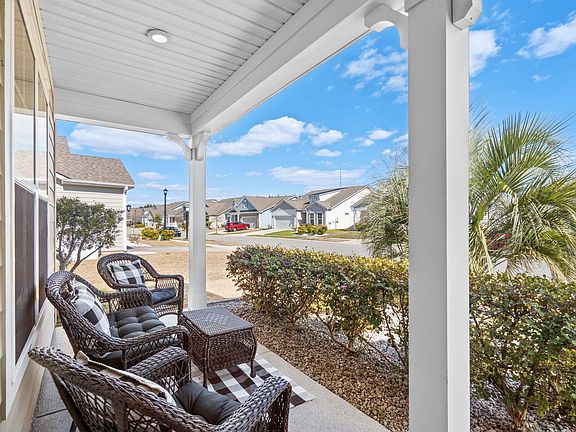 4th image of 1828 Parish Way