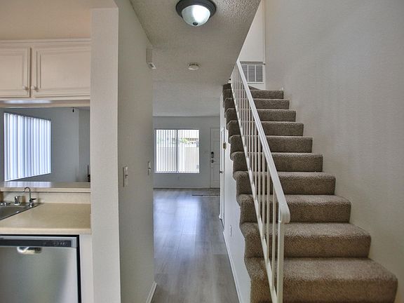 4th image of 290 Victoria St APT F8