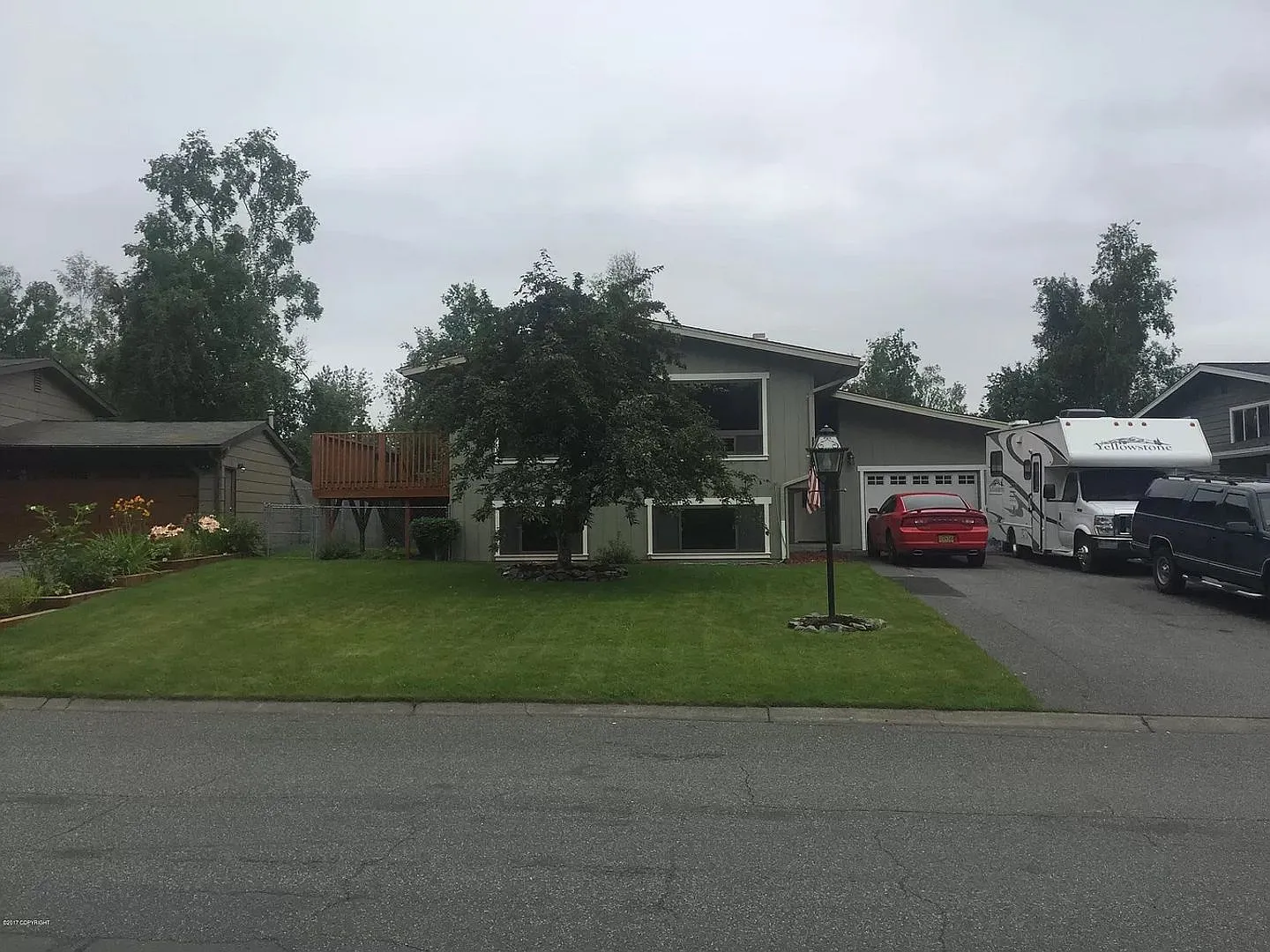 Spacious 2052sqft 4 Bedroom Home in East Anchorage! — Photo 3