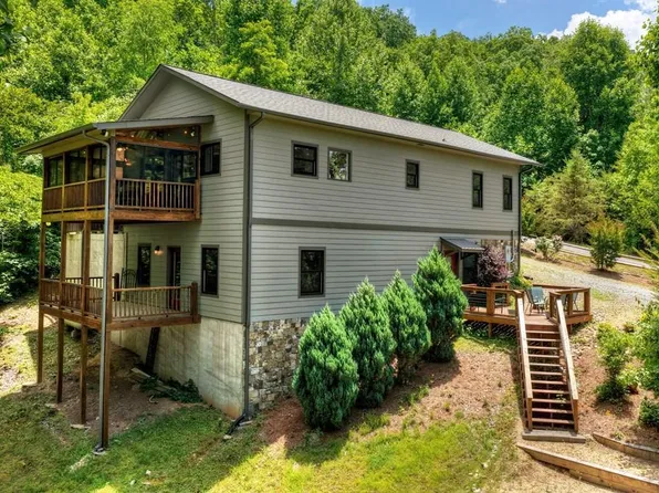 67 High Point Trl, Blue Ridge, GA 30513