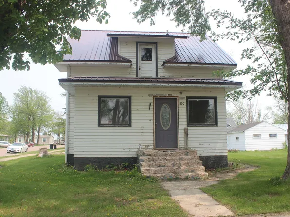 250 N 2nd Ave, Canistota, SD 57012