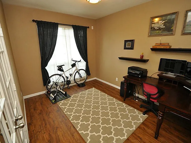 2931 Silver Landing Ln — Photo 29