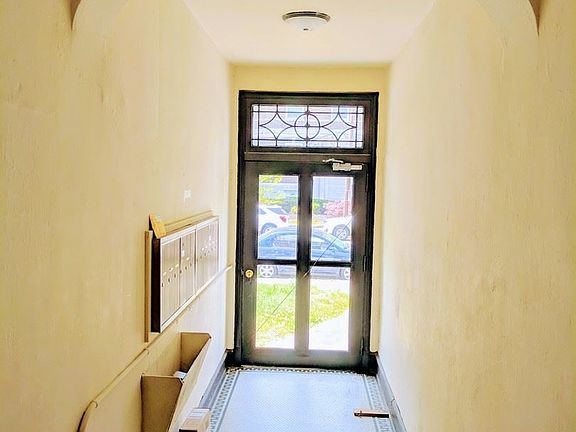 5th image of 2614 Grove Ave APT 2
