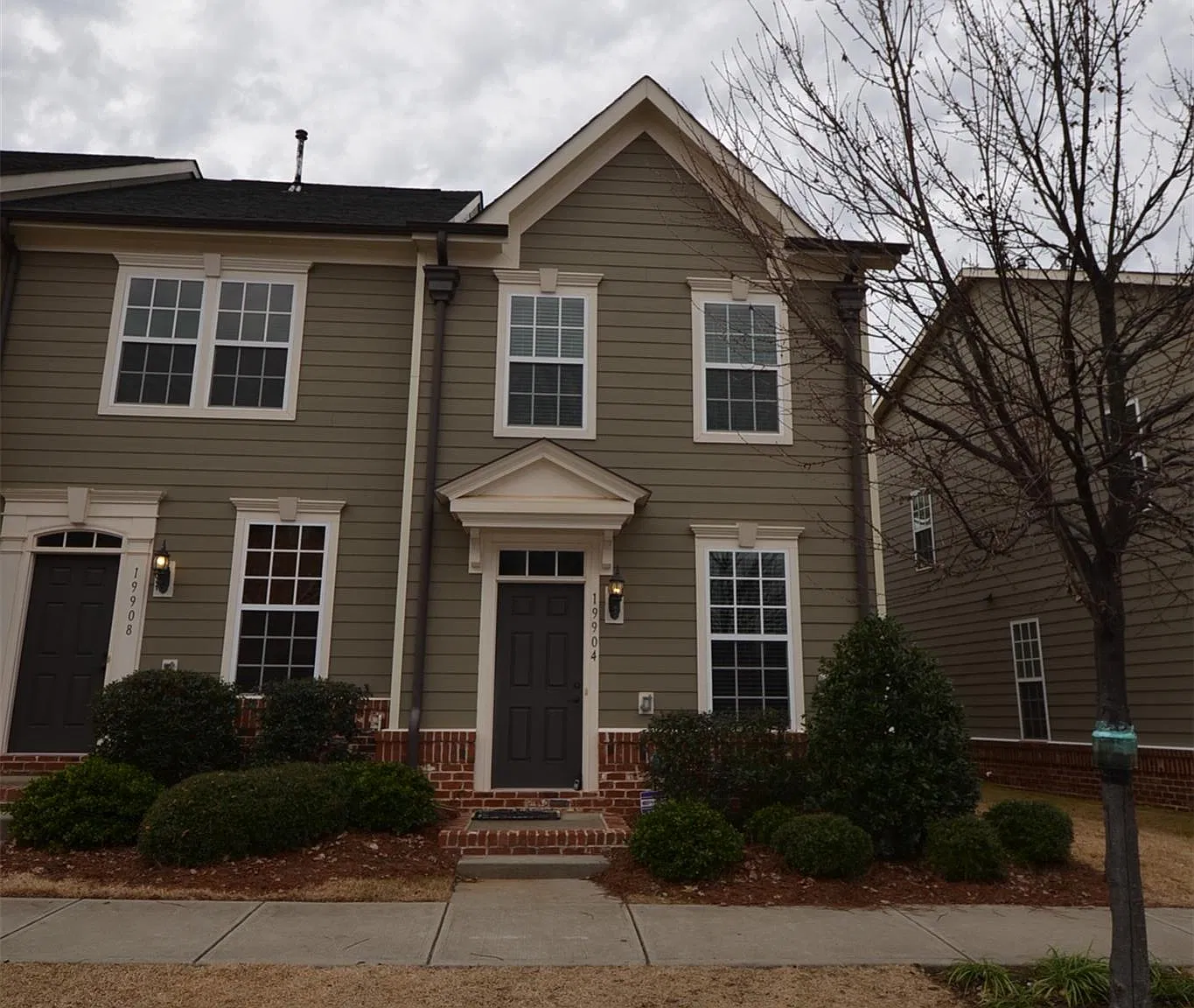 2 bed, 2.5 bath, 1152 sqft, $1,700 — Photo 2