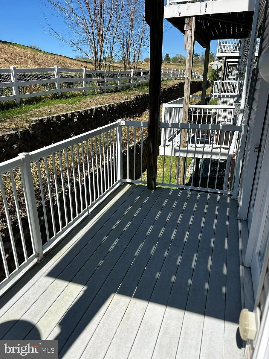Building Photo - 1601 Homeland Dr #2C