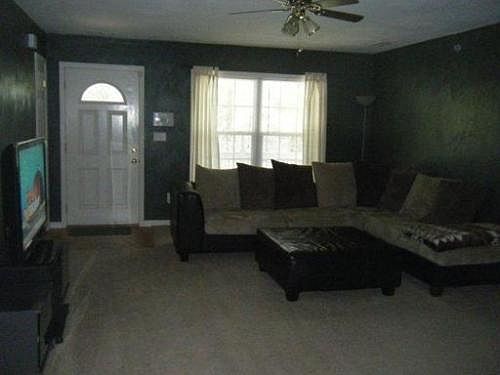 4th image of 901 Lamont St