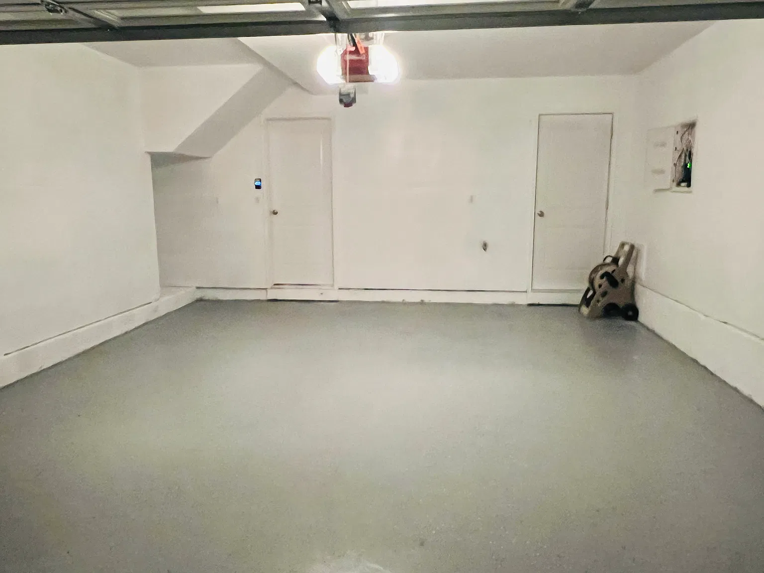 3 bed, 2.5 bath, 2200 sqft, $3,100 — Photo 2