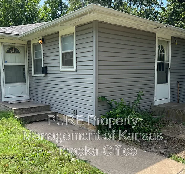 641 SW Oakley Ave — Photo 1