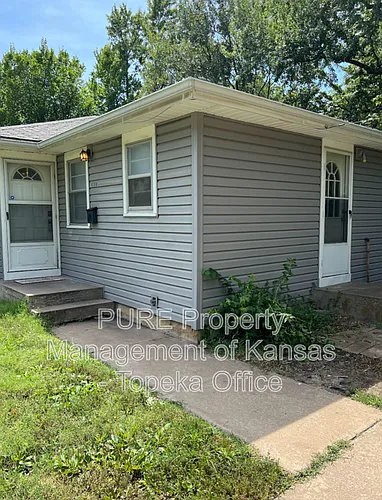 641 SW Oakley Ave Photo 1