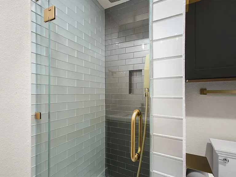 4002 Dixie Farm Rd — Photo 20