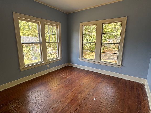 5th image of 3410 Jackson St