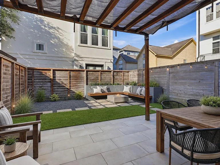 2213 Francis St — Photo 30