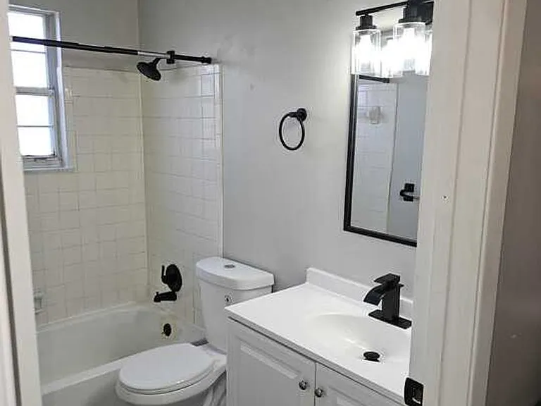 Willow Run Apartments — Photo 12