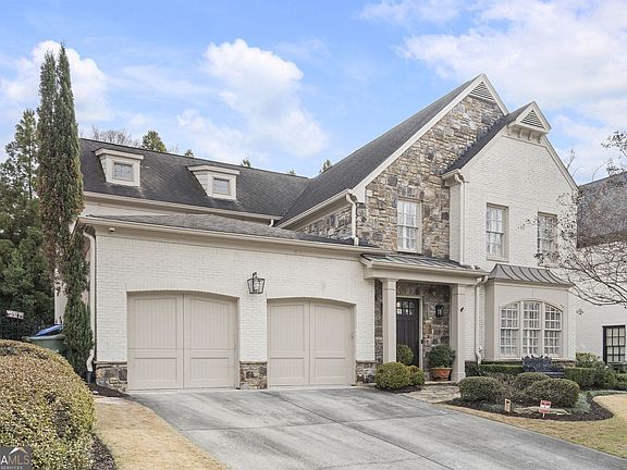 2nd image of 3385 Mathieson Dr NE