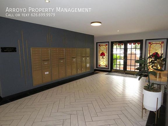 4th image of 330 S Mentor Ave Unit 128