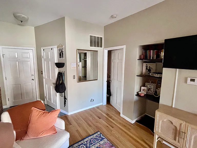 2241 N Clybourn Ave #1R — Photo 5