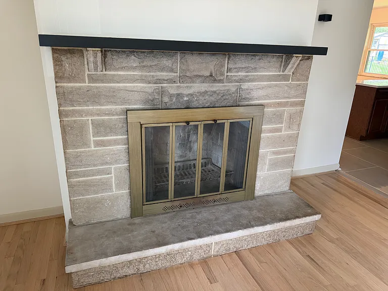 143 Capri Dr — Photo 5