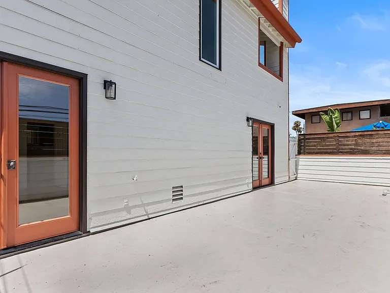 4866 Santa Cruz Ave — Photo 24