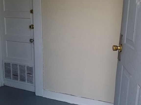 5th image of 809 Sherman Pkwy