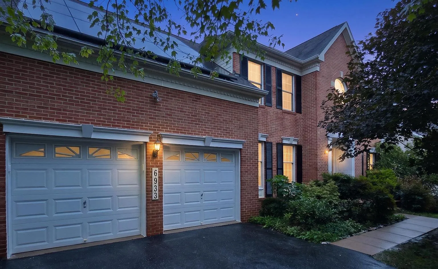 4 bed, 3.5 bath, 3544 sqft, $5,200 — Photo 1