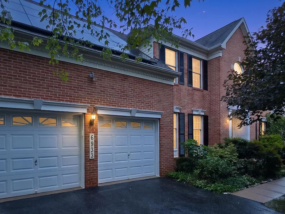 6933 Sandy Creek Ct