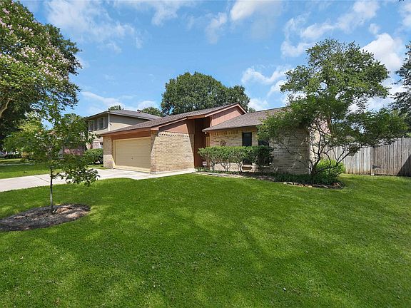 2nd image of 12506 Lacey Crest Dr