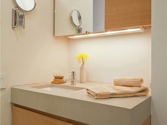 5th image of 24 5th Ave APT 1015