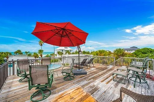 ROOFTOP DECK
